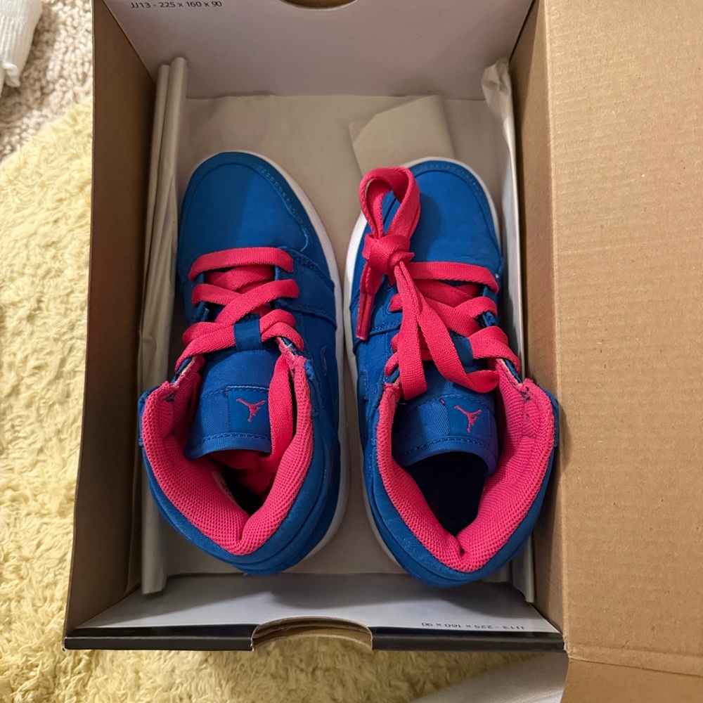 Nike Kids Sneakers in Blue and Pink